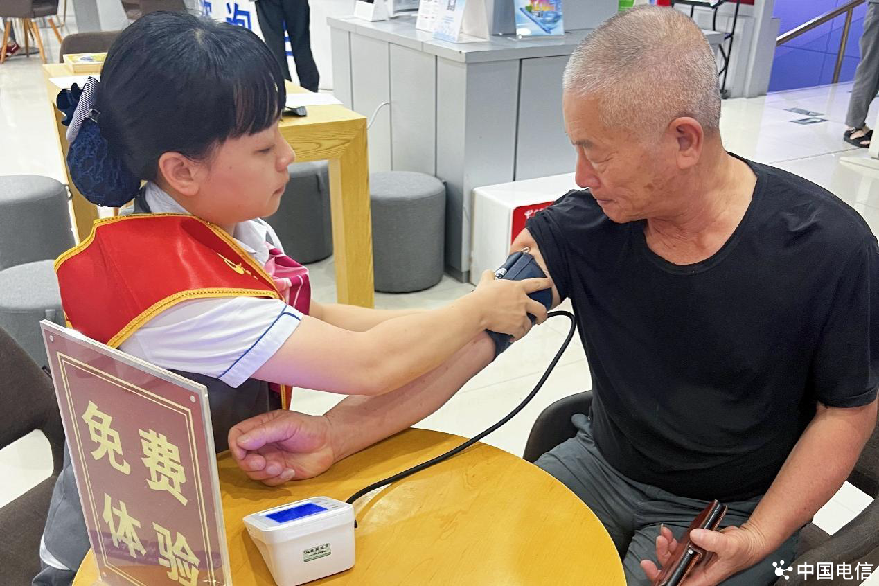 关于友谊医院老年人看病代挂号长期就医专属服务，全程无忧陪伴的信息