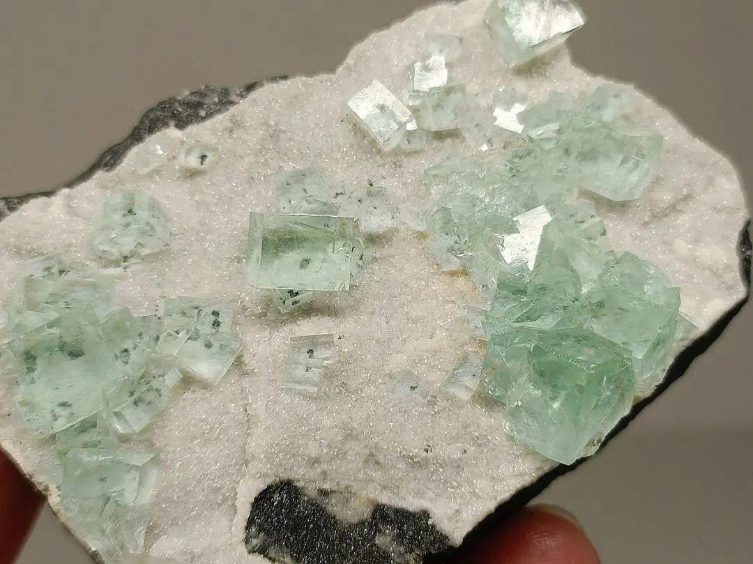 萤石是如何定价的?