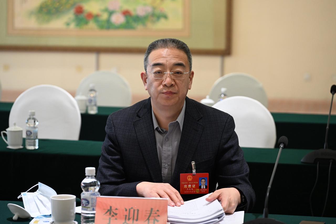 李迎春代表工业振兴,首先是制造业的振兴.