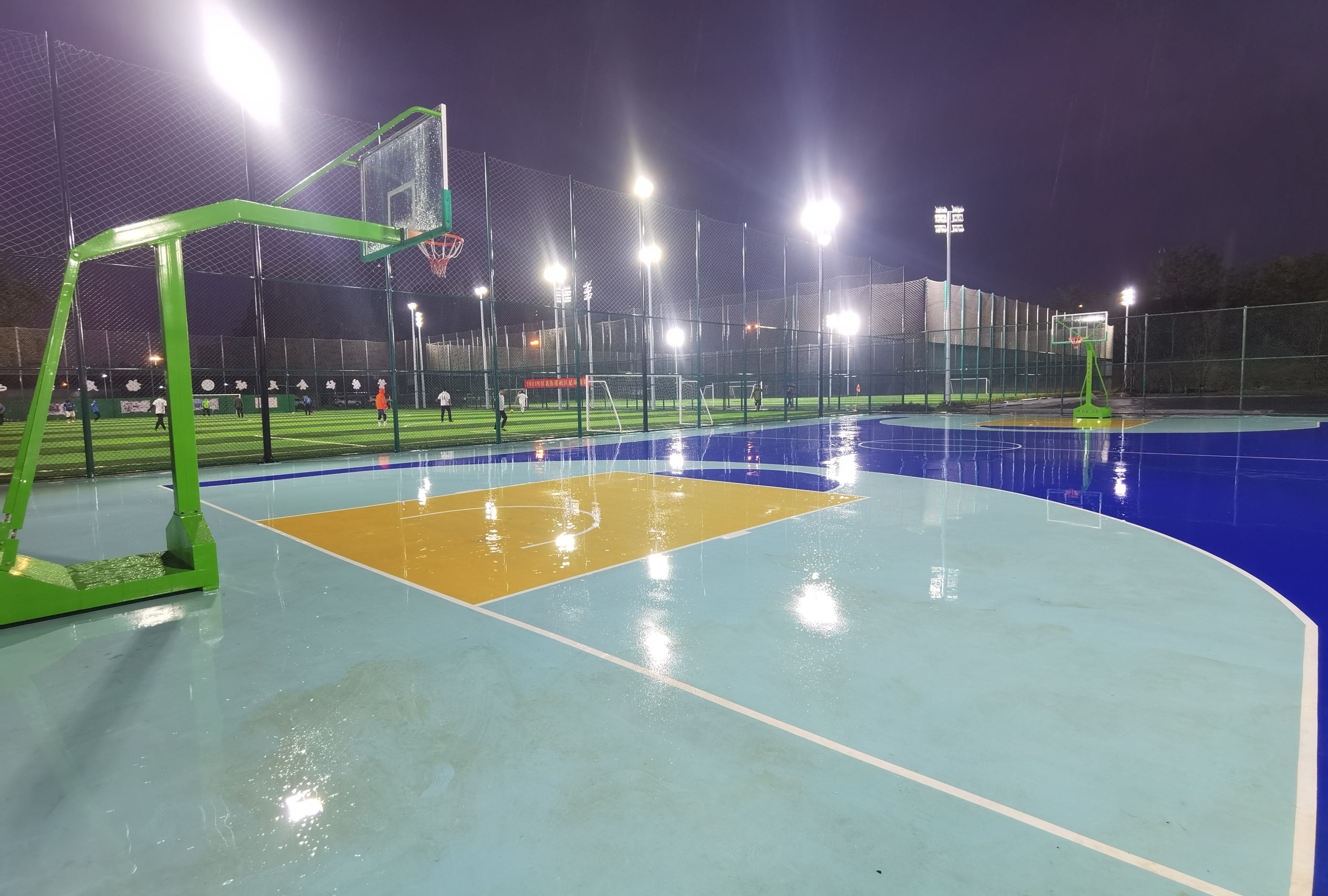双龙体育公园灯光篮球场市体育局供图