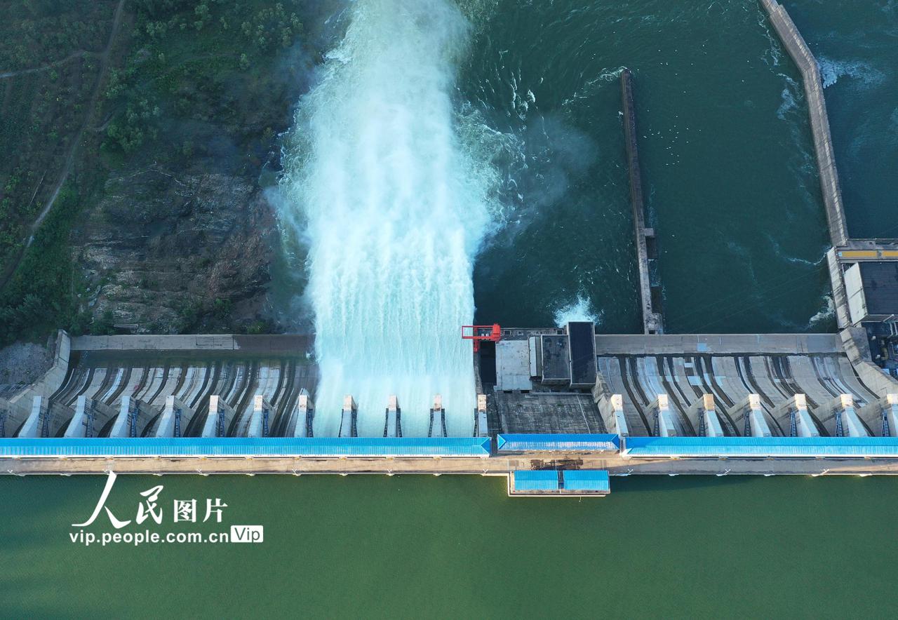 河北迁西:潘家口水库泄洪放水