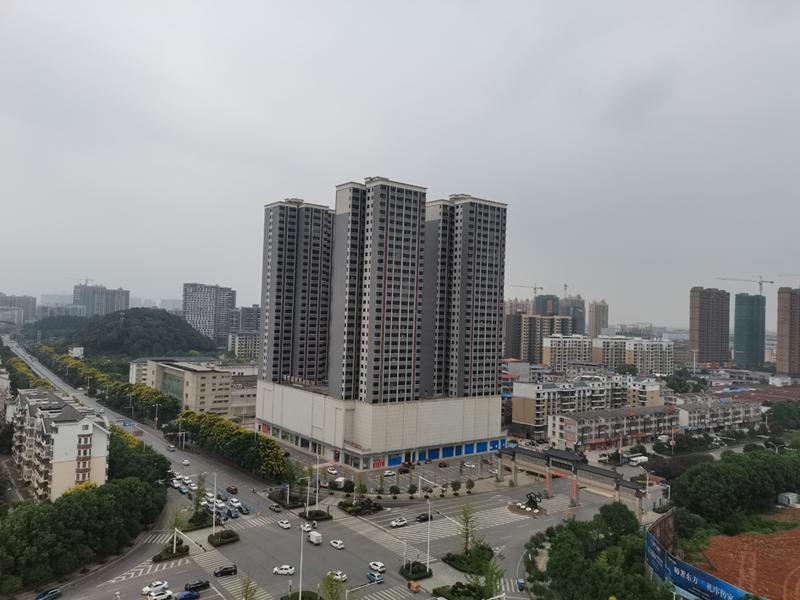 咸宁银泉广场小区364户业主购房多年仍未办证 152户业主房子至今被