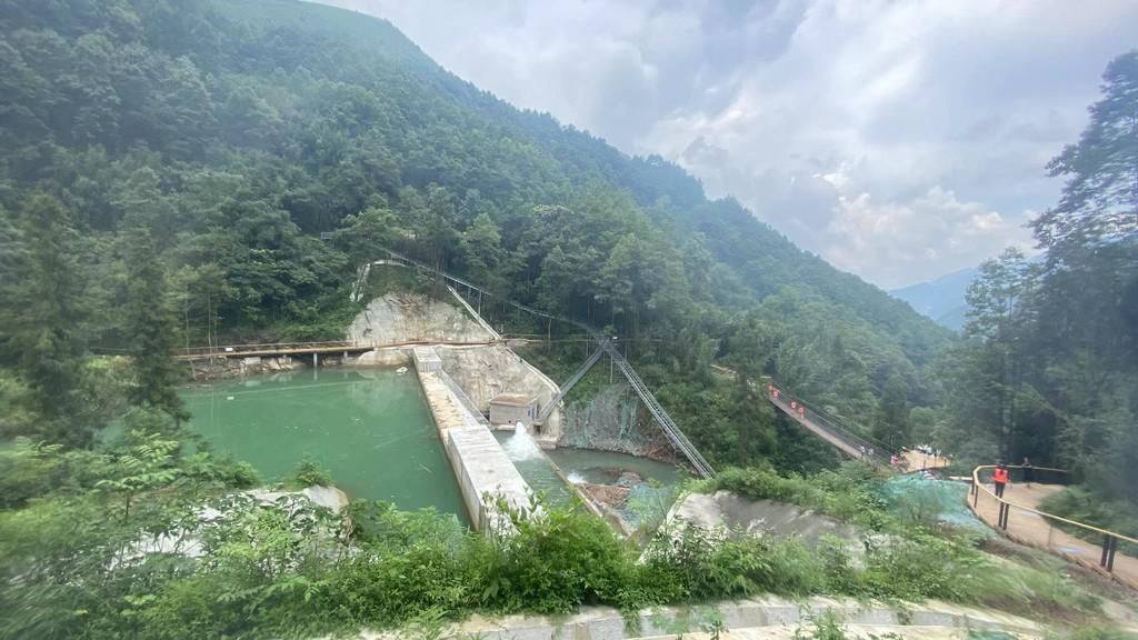 全程6公里落差260米的华蓥山黑龙峡漂流今起试漂