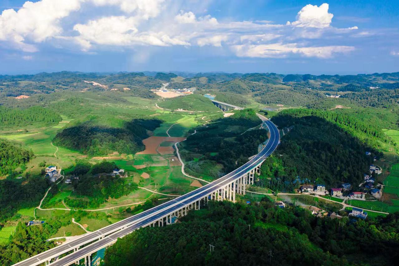 南玉高速公路图片