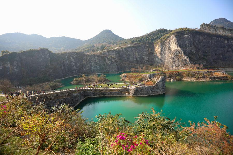 重慶市渝北區銅鑼山礦山公園.任天駒攝