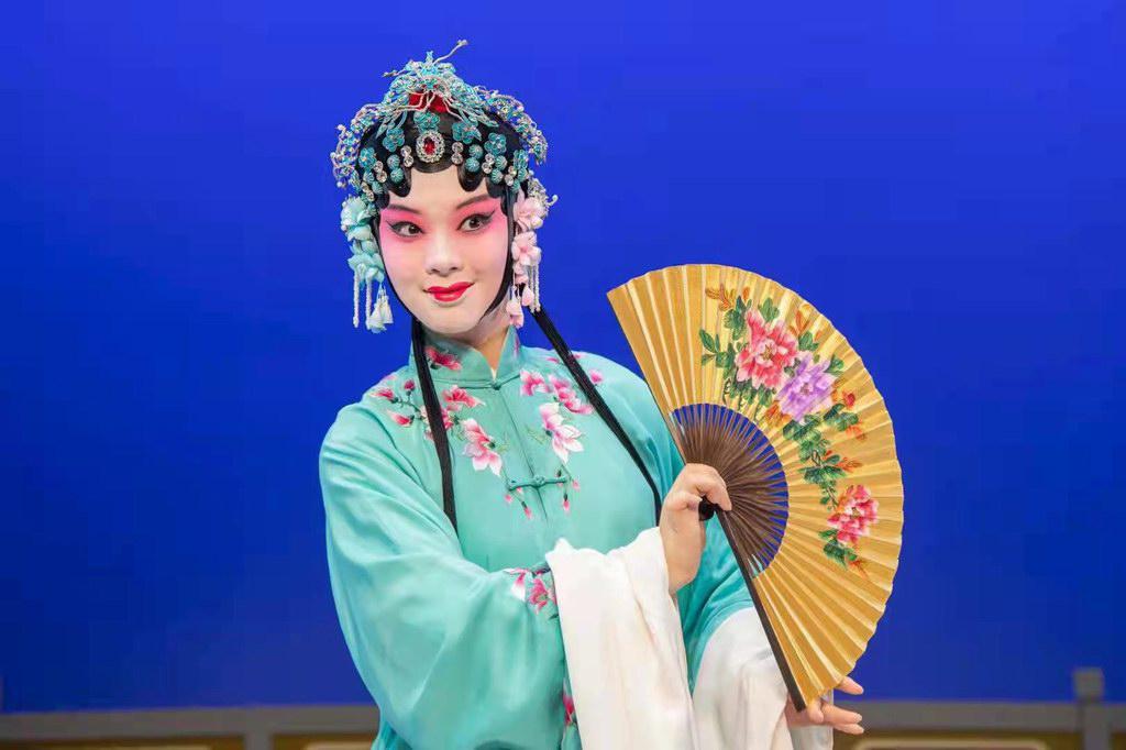 杜丽娘柳梦梅"年方二八",这版昆曲《牡丹亭》青春逼人