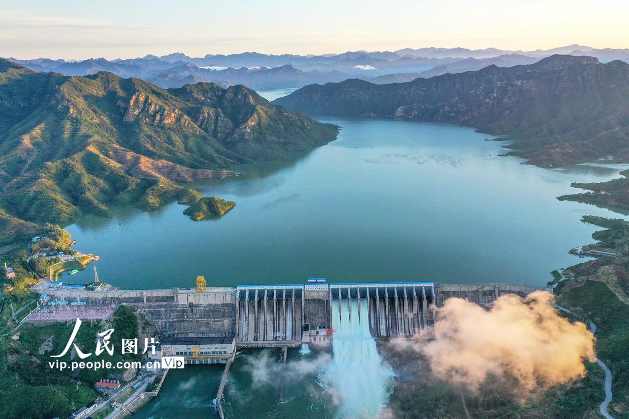 河北迁西:潘家口水库泄洪放水