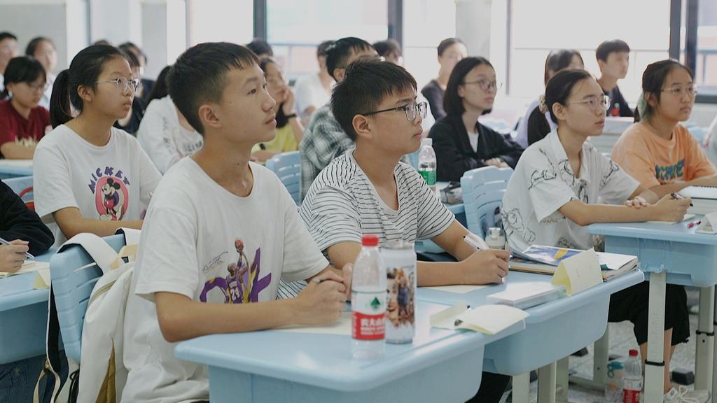 广汉中学新校区介绍图片